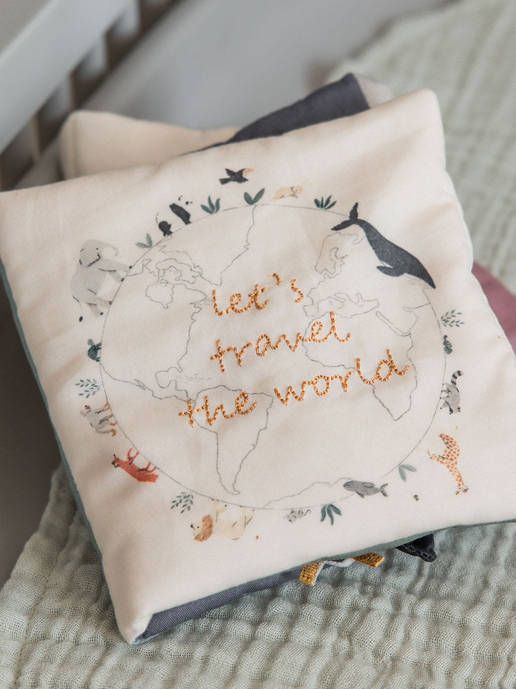 Miękka książeczka sensoryczna Sebra BÉBÉ Concept 