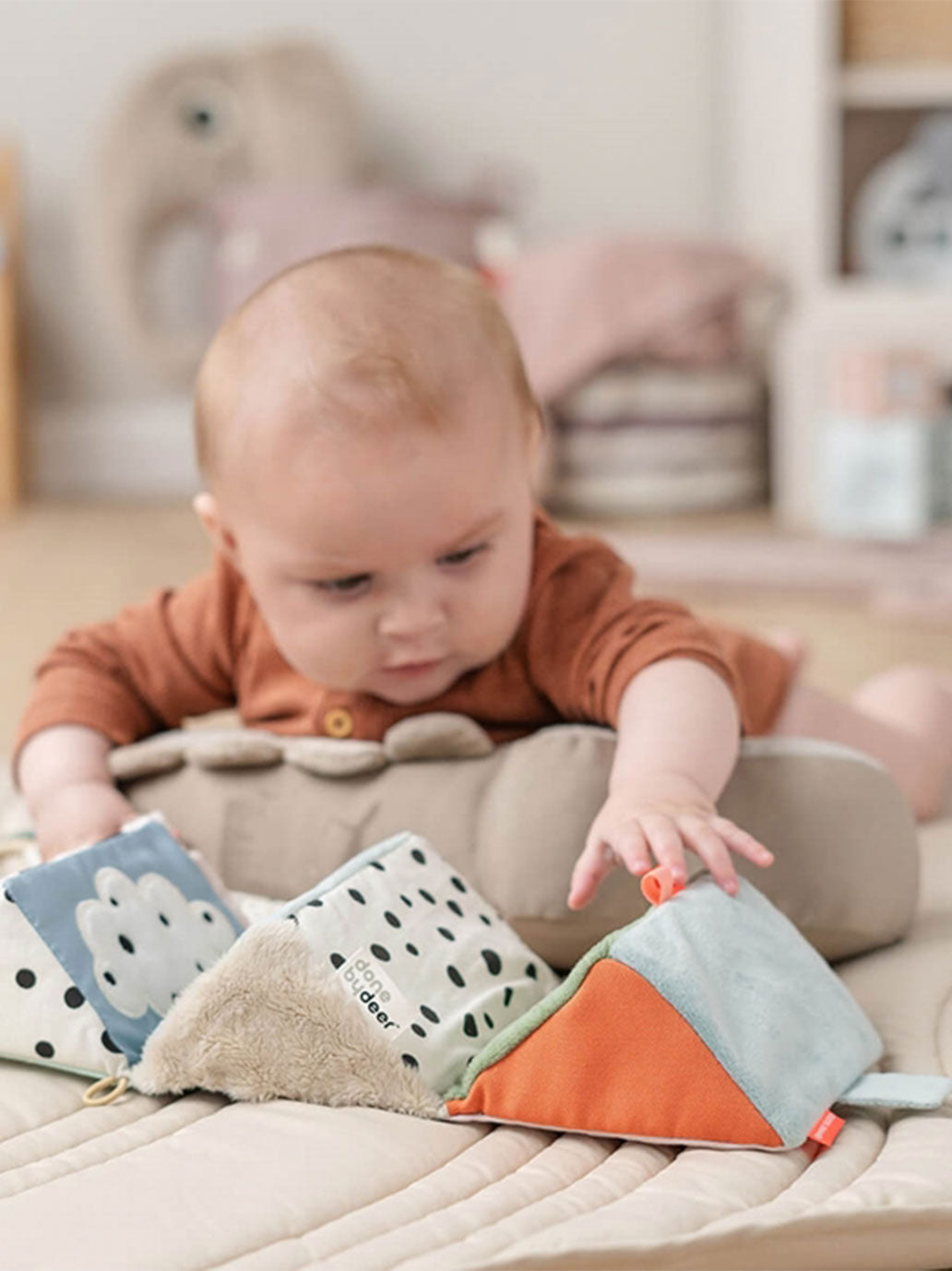 Rozkładana kostka sensoryczna Deer Friends Done by Deer BÉBÉ Concept 