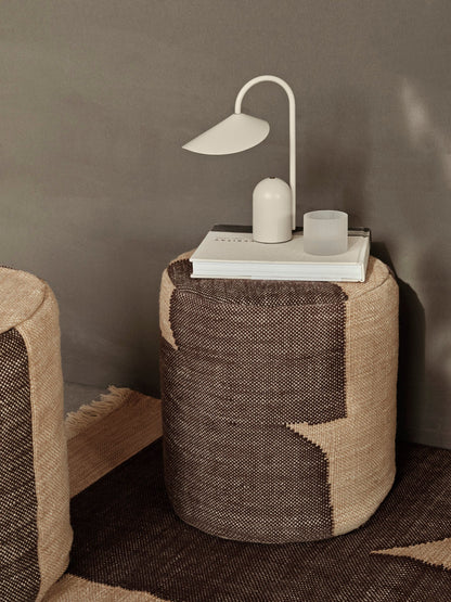 Bezprzewodowa lampka Arum Portable Lamp Ferm Living BÉBÉ Concept 