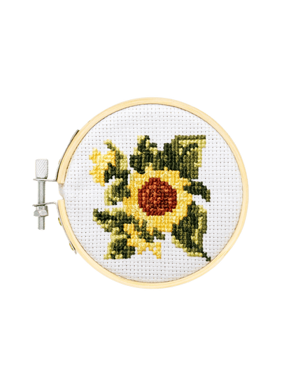 Mini zestaw do wyszywania Embroidery Set Kikkerland BÉBÉ Concept 