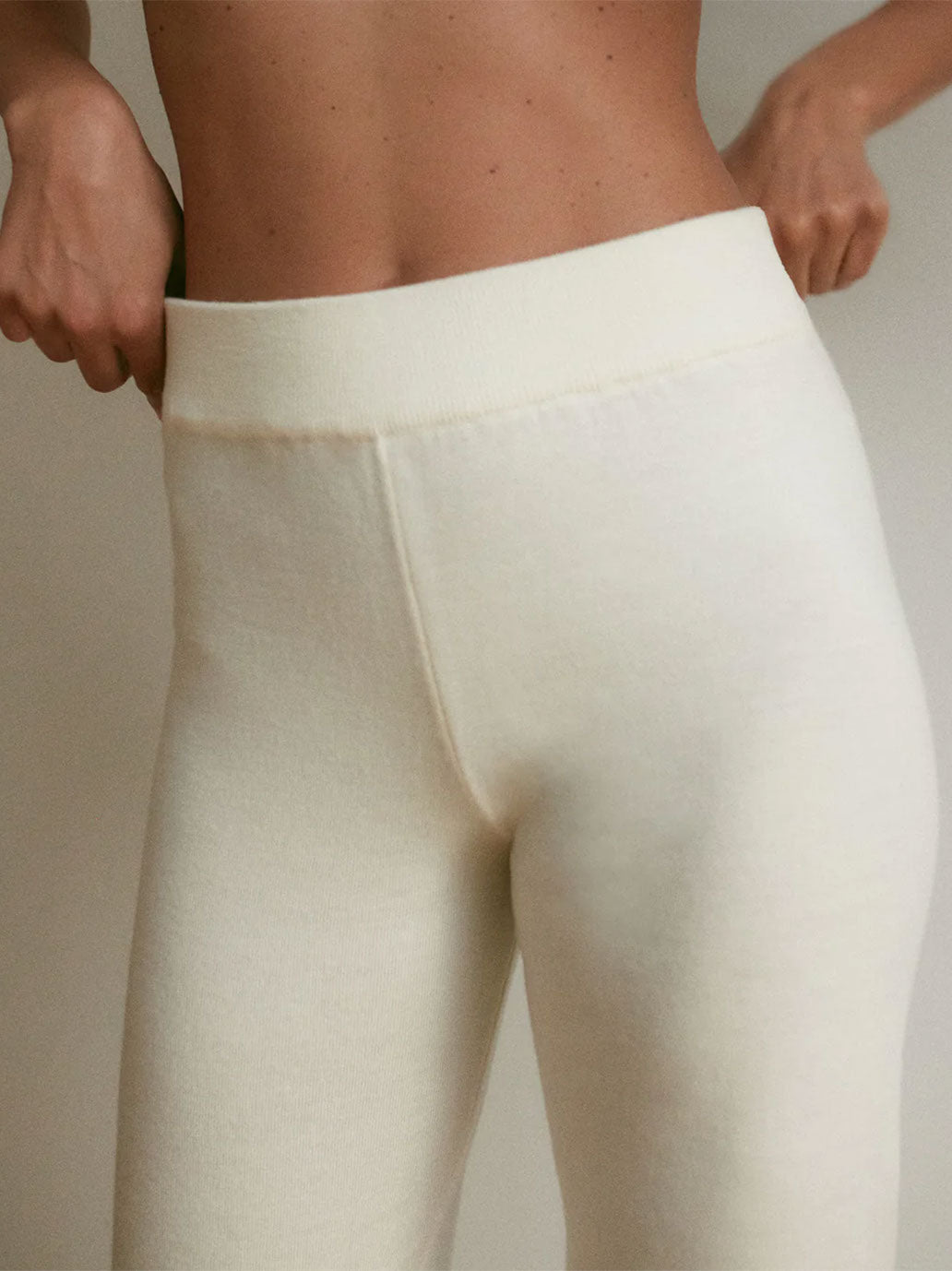 Damskie spodnie joggery z wełny merino Mille Family BÉBÉ Concept 