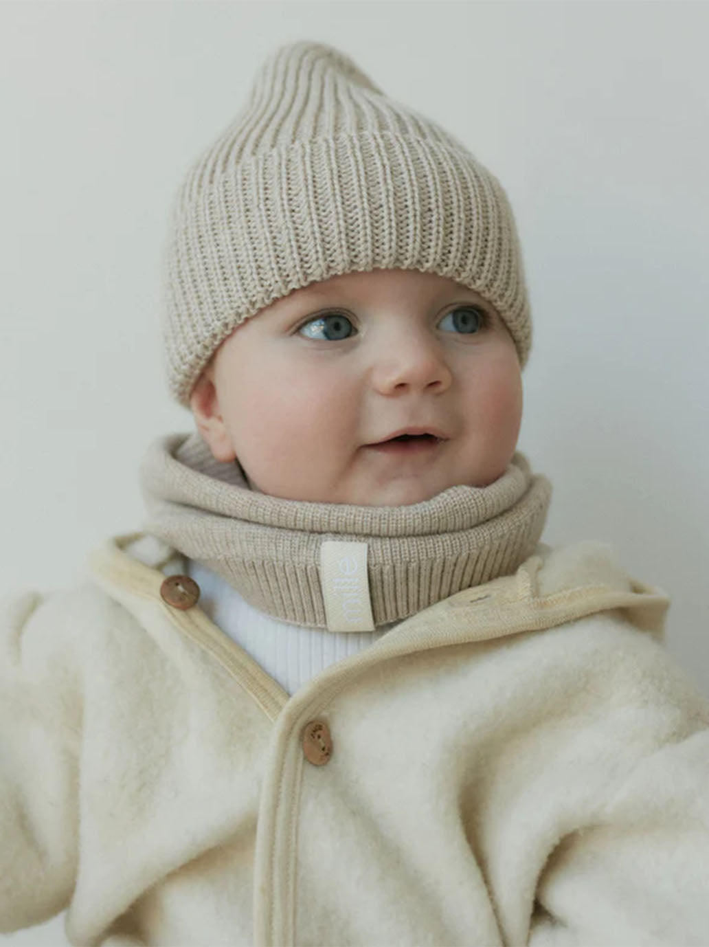 Cienki komin z wełny merino Fine Loop Scarf Mille Family BÉBÉ Concept