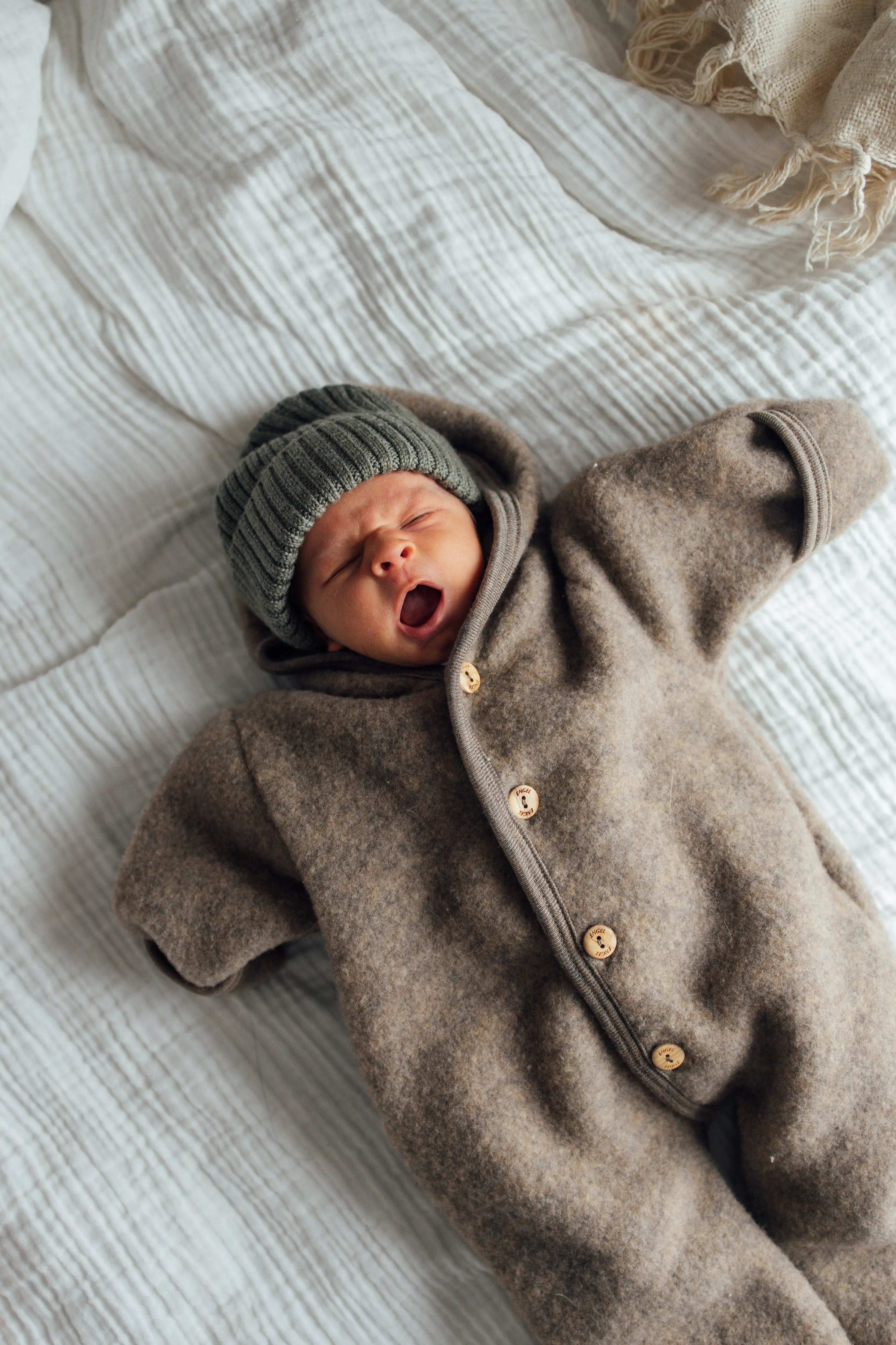 kombinezon z delikatnej wełny merino Engel Natur BÉBÉ Concept