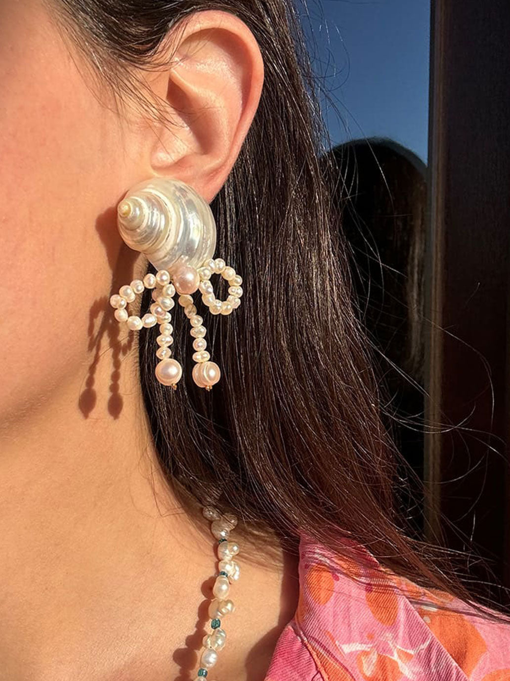 Kolczyki Shell & bow earrings Amori Mori BÉBÉ Concept 