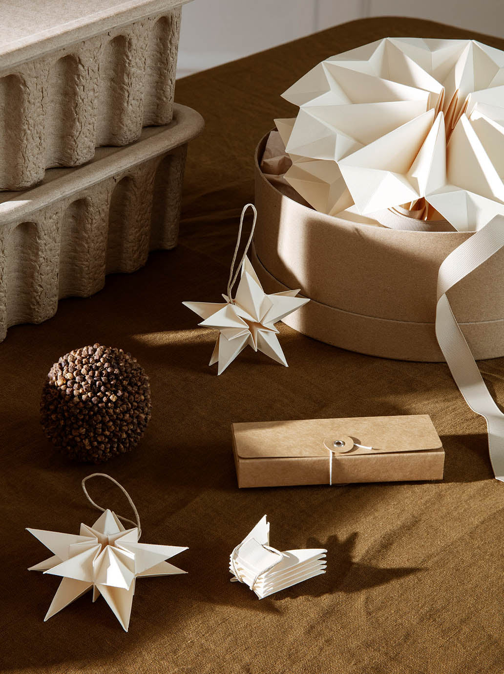 Ozdoba świąteczna Amanda Paper Stars Ferm Living BÉBÉ Concept