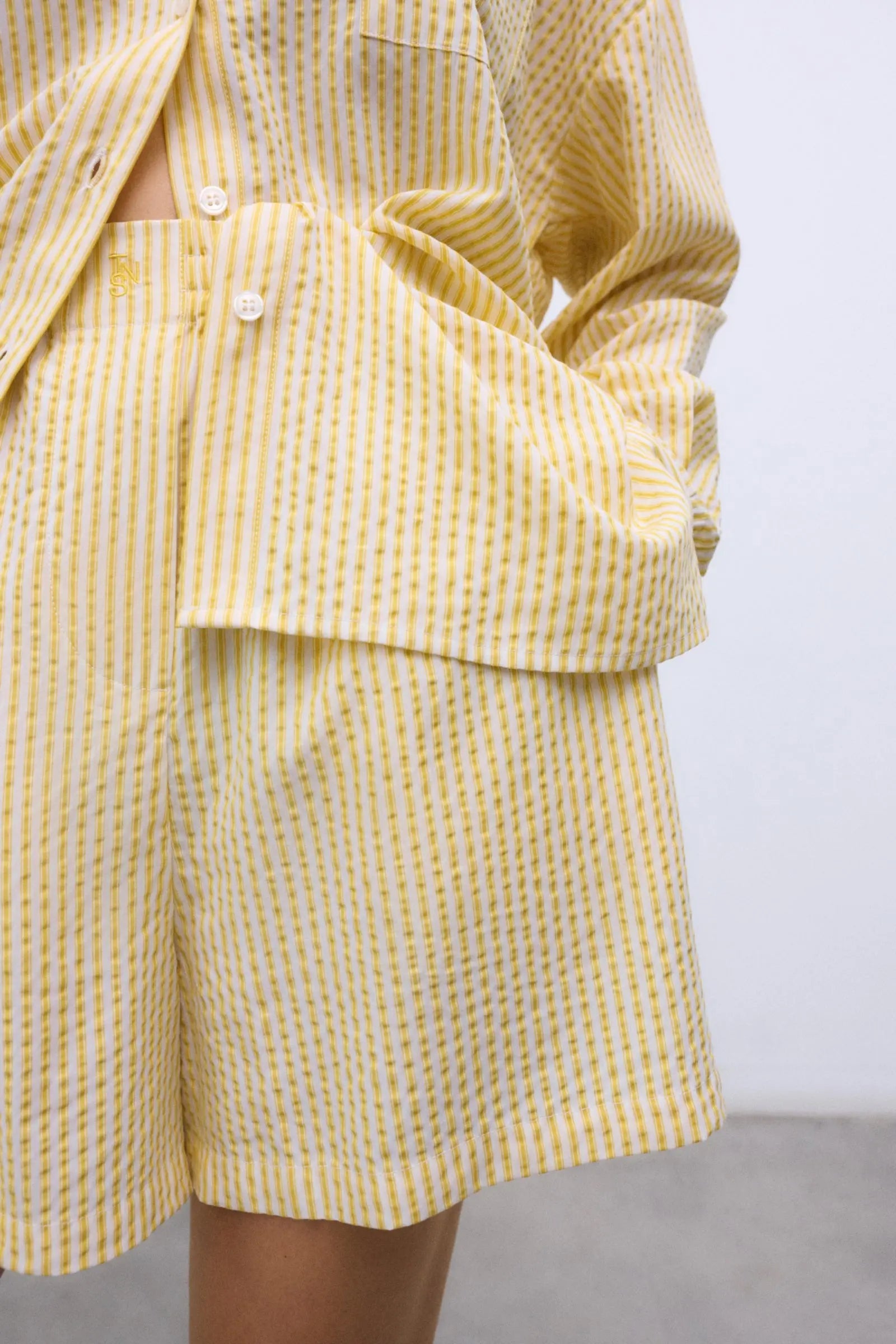 Alheli Woman Short Mimosa Yellow Stripes The New Society BEBE Concept 