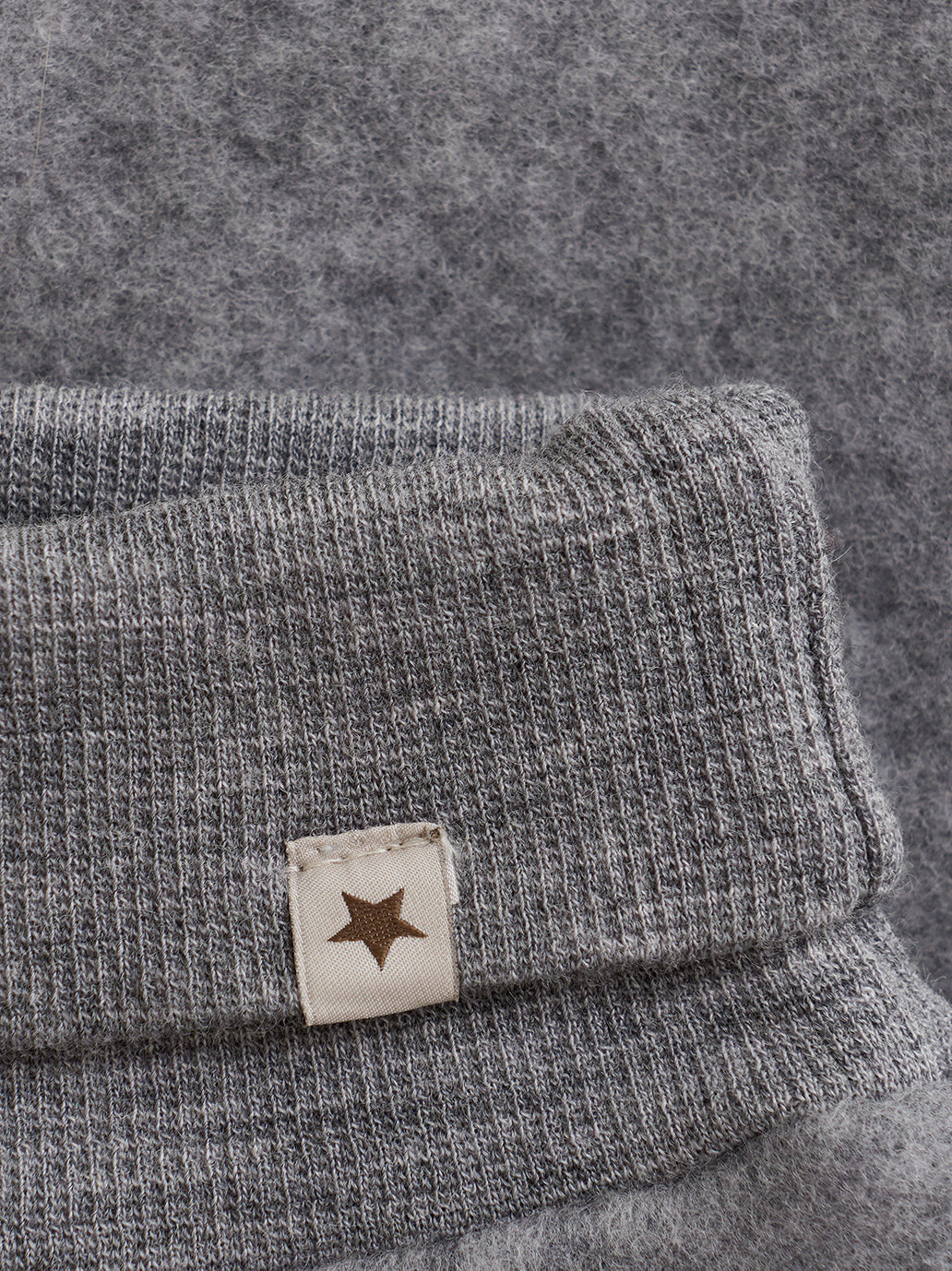 Ciepłe spodnie z wełny merino Huttelihut BÉBÉ Concept 