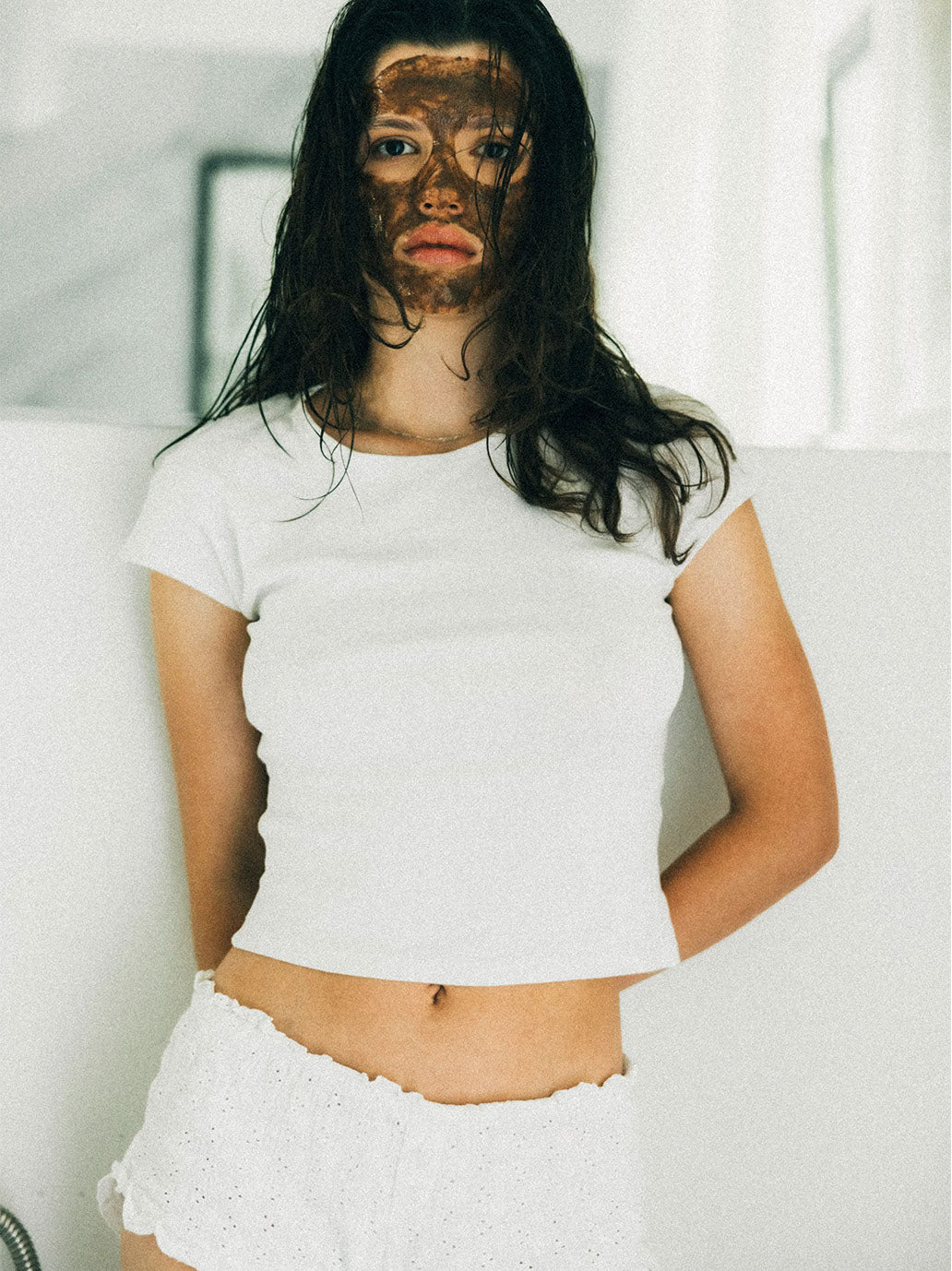 Maseczka do twarzy z organiczną glinką La Bomba BÉBÉ Concept 