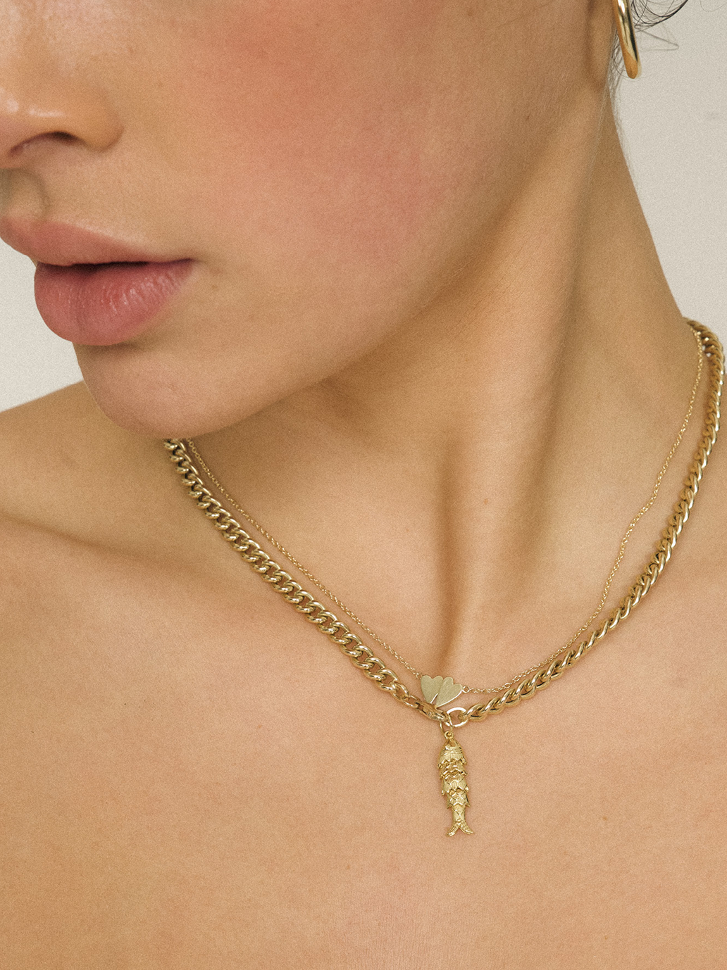 Złota zawieszka Fins of Fortune Charm Anna + Nina BÉBÉ Concept 