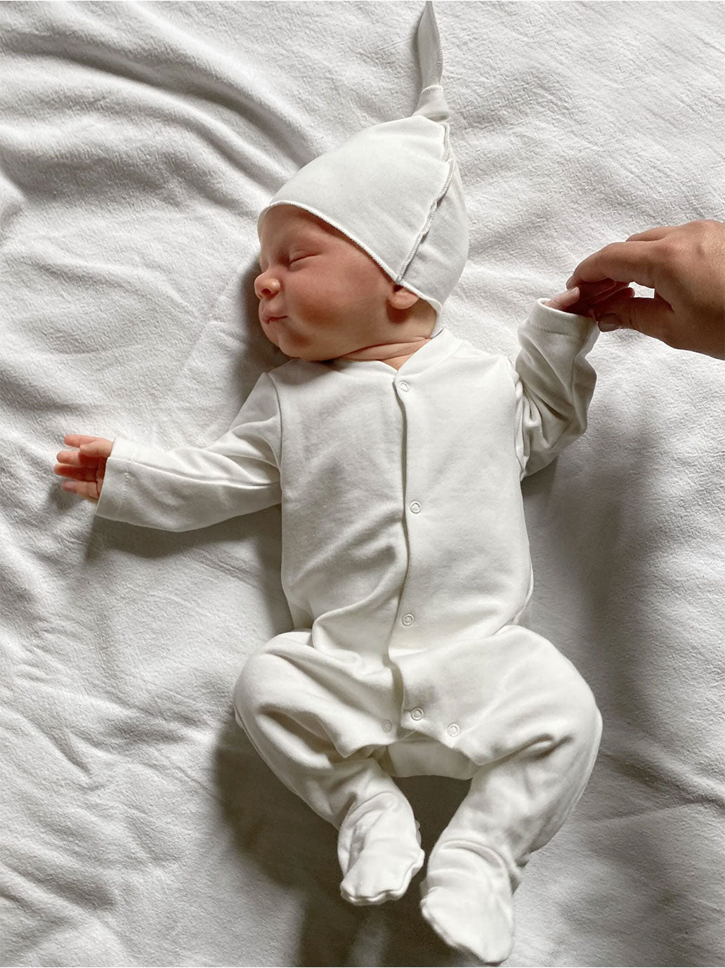 Czapka z supełkiem Baby hat A Basic Brand BÉBÉ Concept 