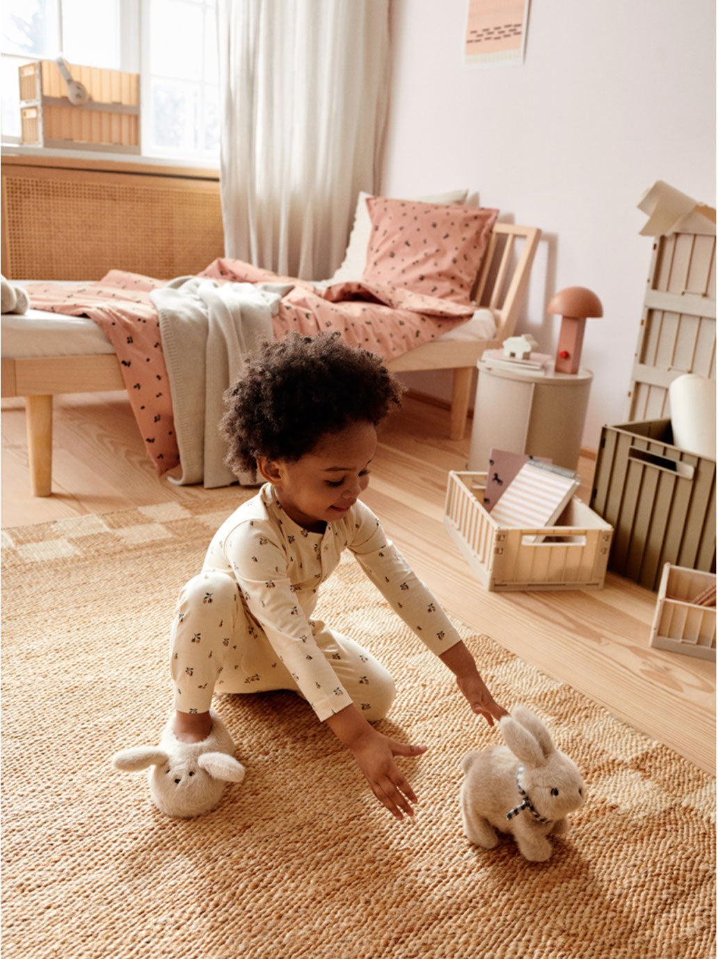 Ruchoma przytulanka kicający królik Dev Liewood BÉBÉ Concept 