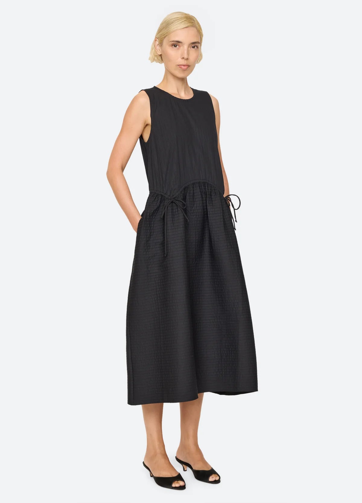 Roni Solid Sleeveless Dress BLACK