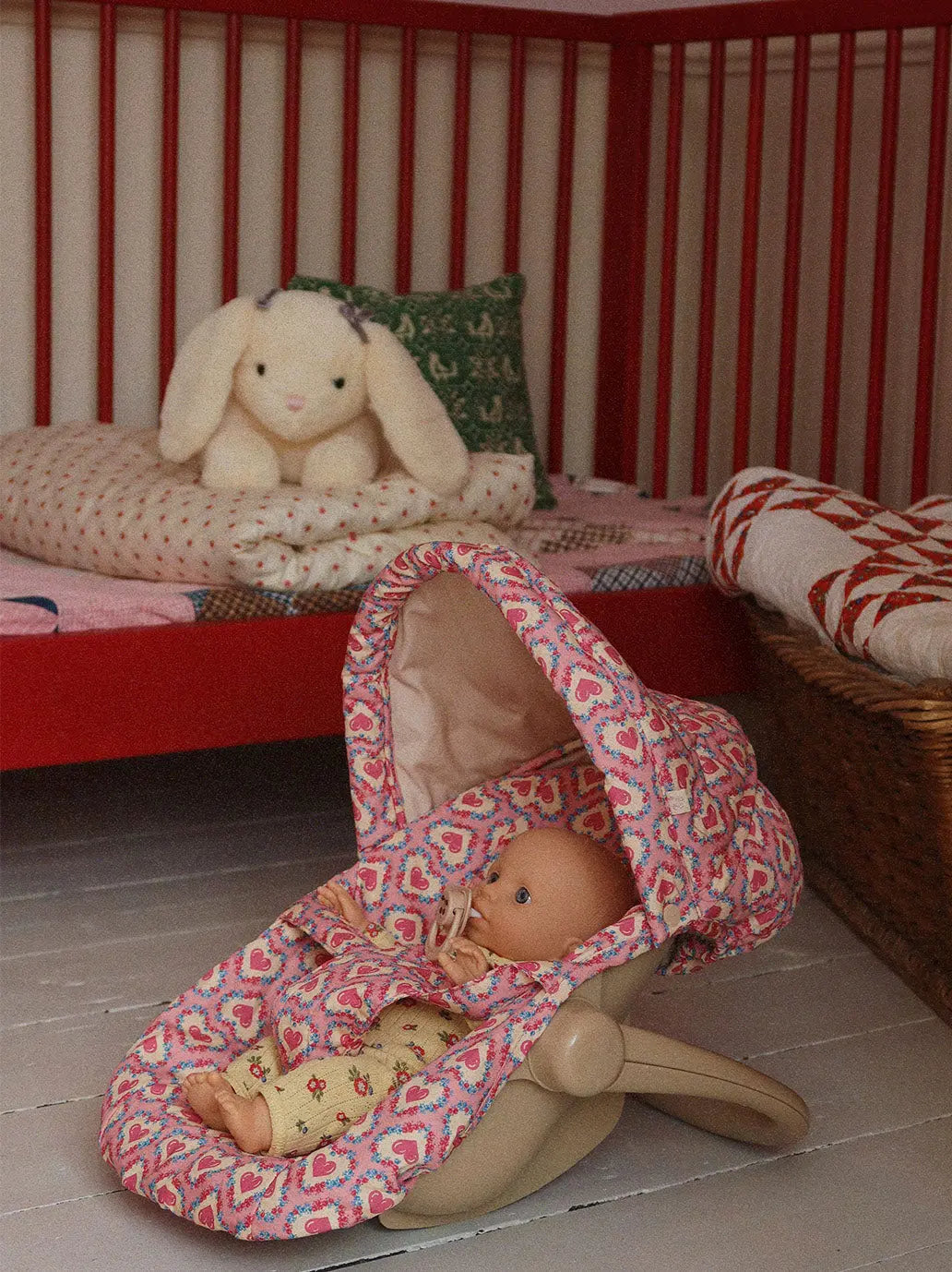 Fotelik samochodowy dla lalek Konges Slojd BEBE Concept 