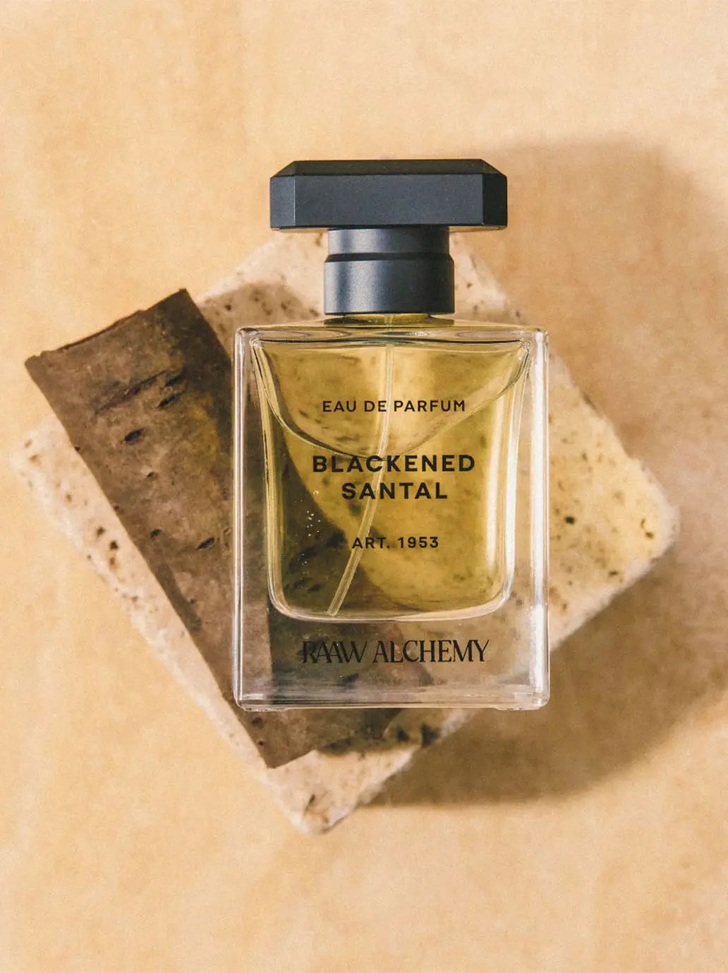 Woda perfumowana Blackened Santal RAAW Alchemy BEBE Concept 