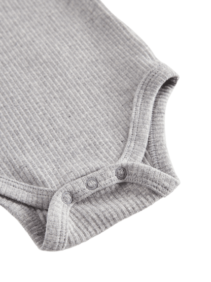 Prążkowane body niemowlęce bez rękawów LIGHT GREY