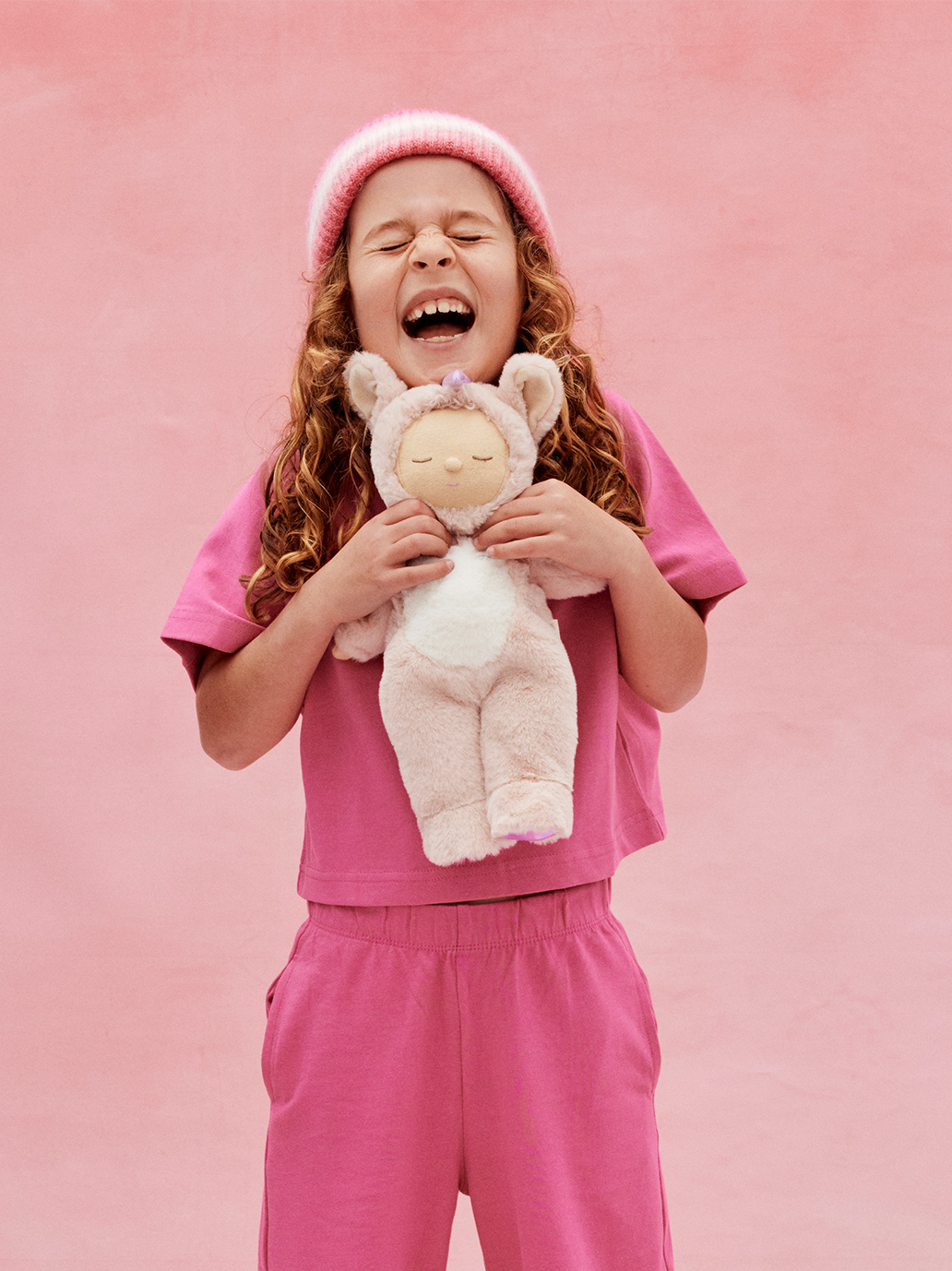 Muñeco de peluche Dinkum acogedor