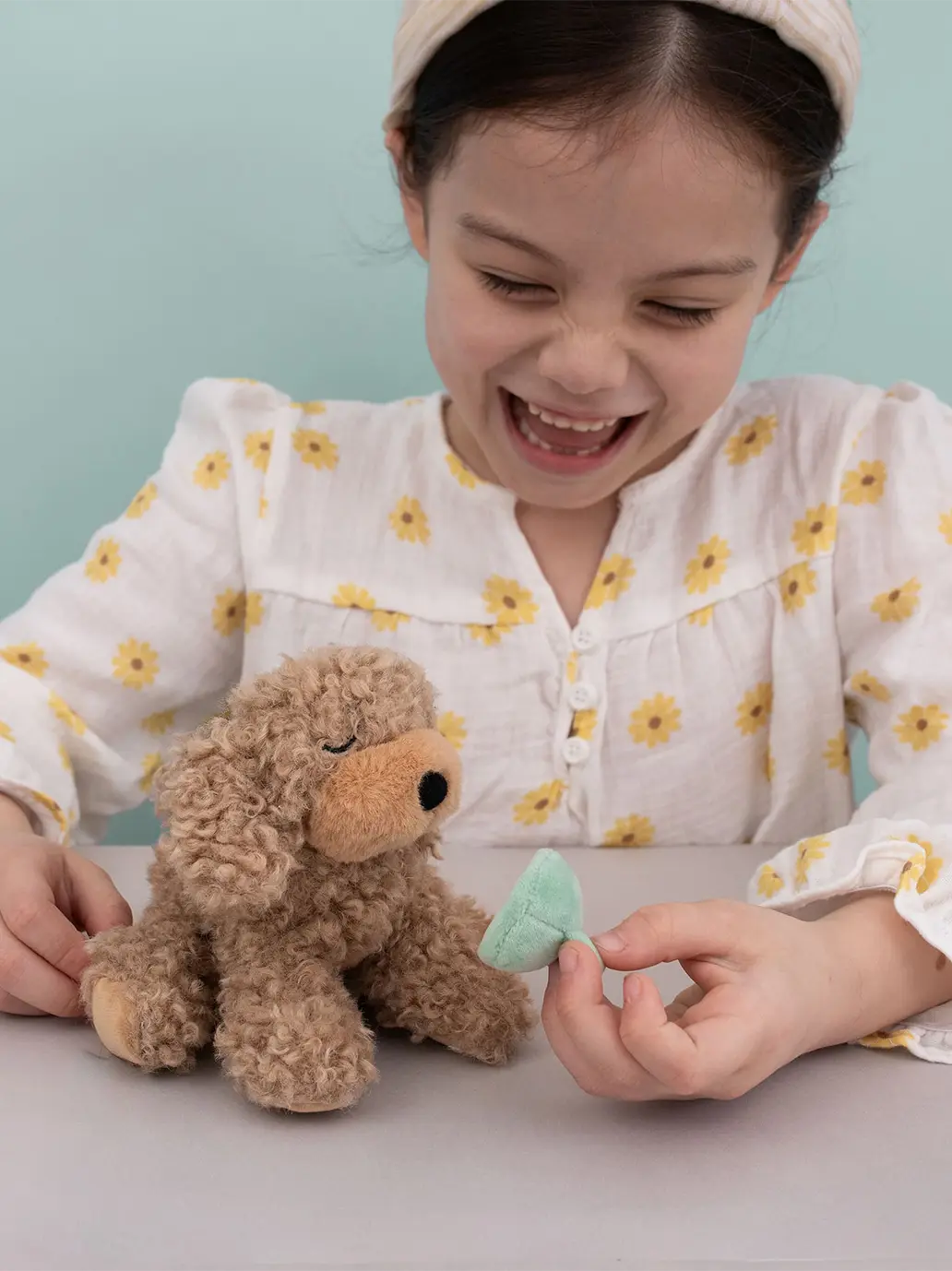 Piesek z magnetycznym smoczkiem Binky Puppy Olli Ella BEBE Concept 
