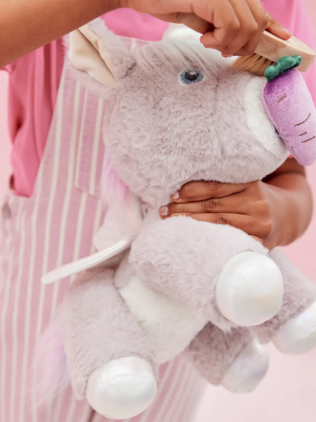 Jednorożec z magnetycznym pyszczkiem Dinkum Unicorn Olli Ella BEBE Concept 