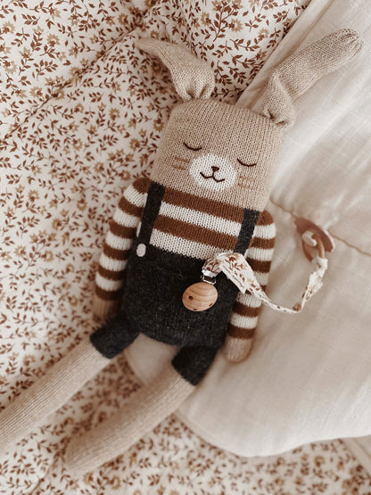 Duża przytulanka z alpaki BUNNY BLACK OVERALLS