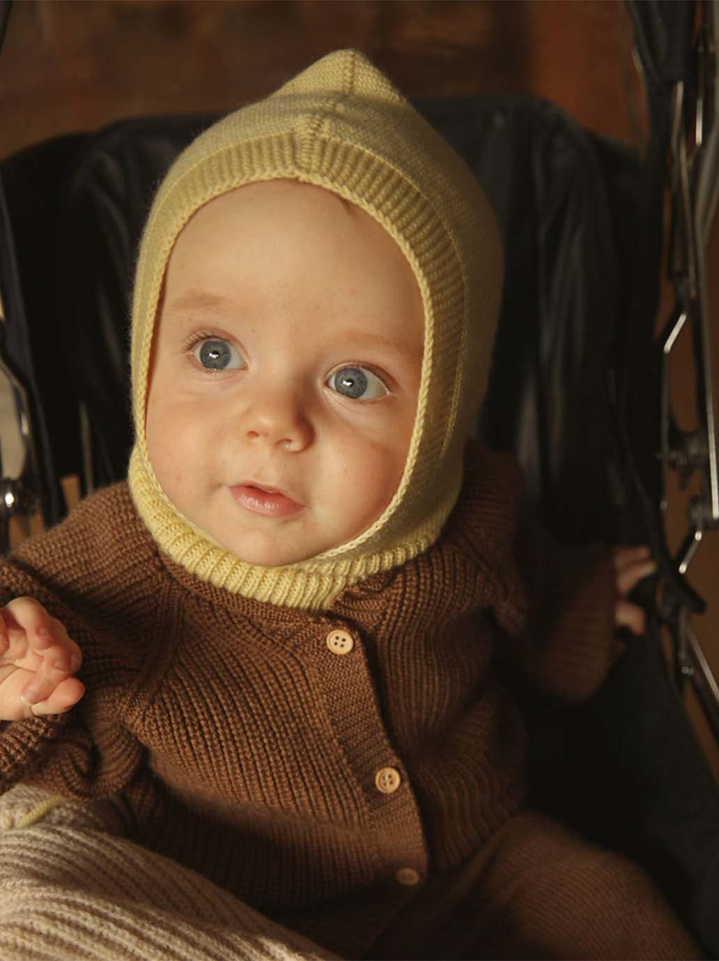 Kukla z merino vlny LIGHT YELLOW