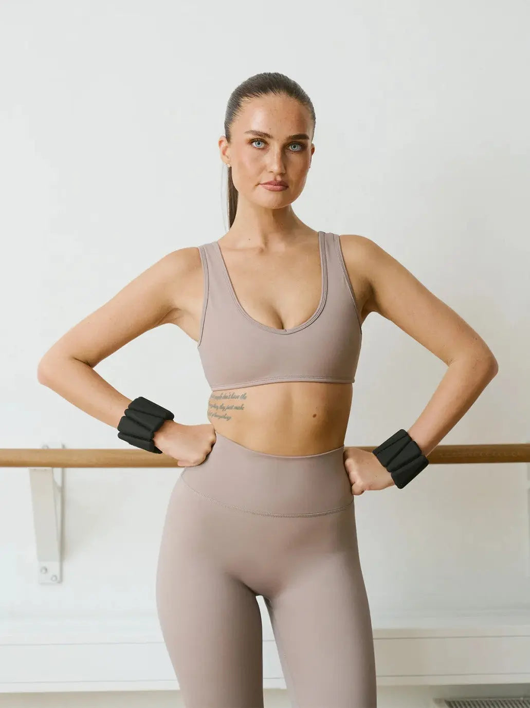 Ciężarki Glow Bangles 0.5 kg Sisterly Tribe BEBE Concept 