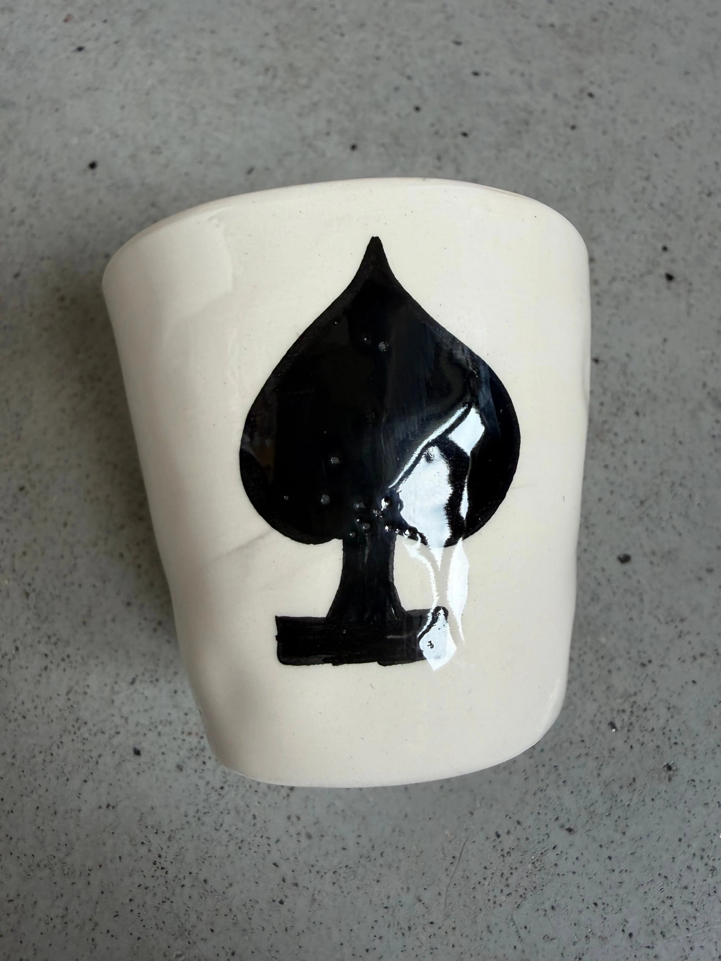 OUTLET Ceramiczna czarka na espresso Ace Of Spades Anna + Nina BEBE Concept 