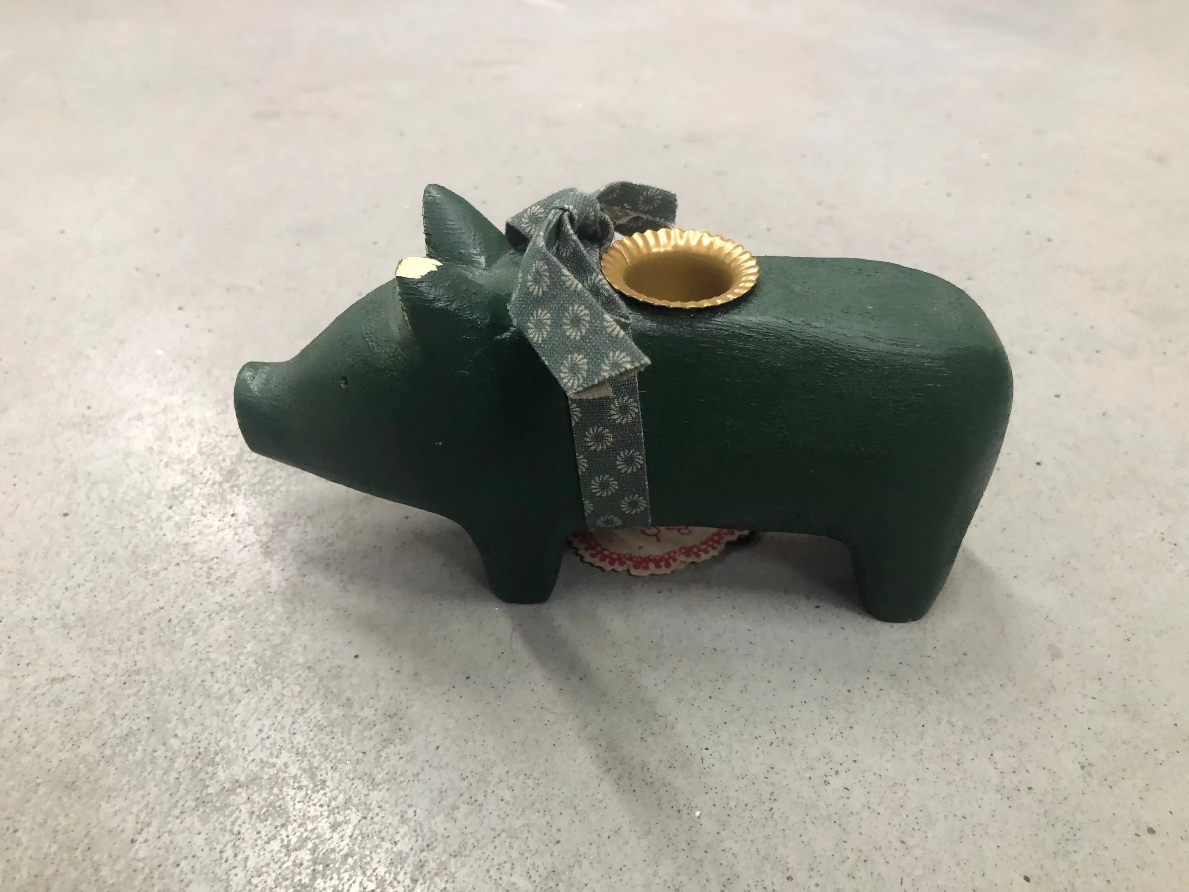 OUTLET Drewniany świecznik świnka Christmas Pig Medium - uszkodzona bébé concept BÉBÉ Concept 