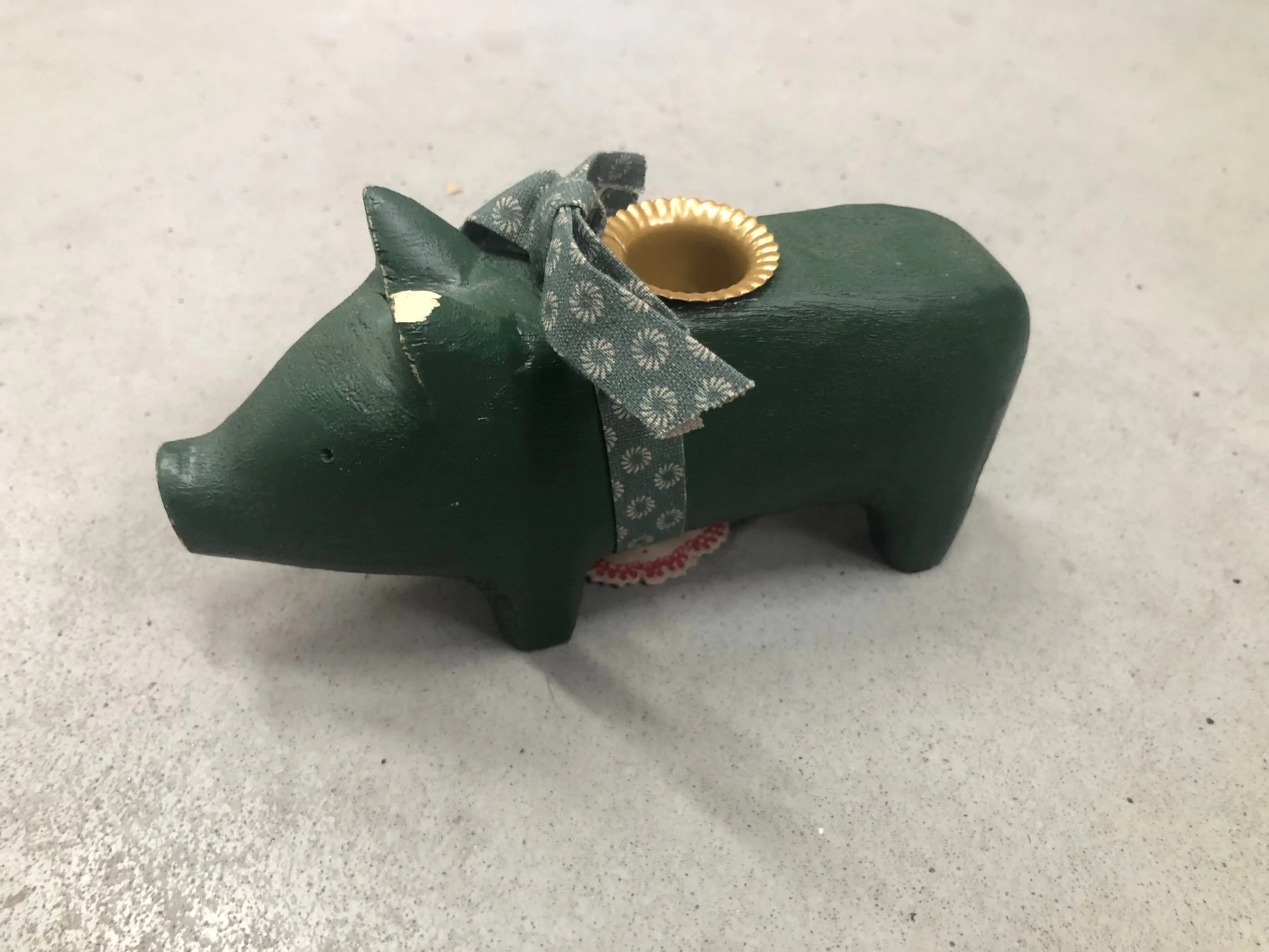 OUTLET Drewniany świecznik świnka Christmas Pig Medium - uszkodzona bébé concept BÉBÉ Concept 