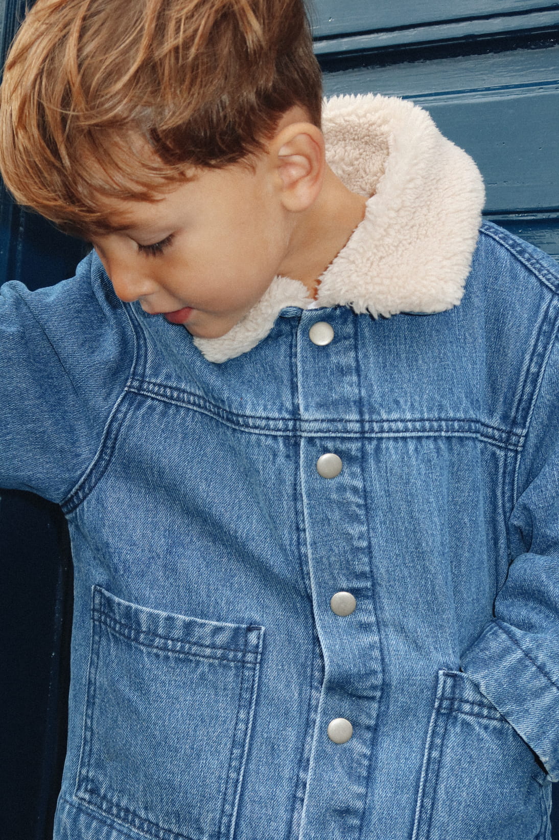 OUTLET Kurtka denim z futrzanym kołnierzem | rozm. 4y bébé concept BÉBÉ Concept 