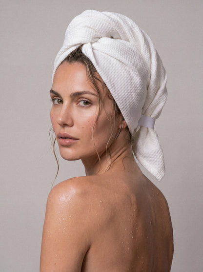 Ręcznik turban do włosów The Hair Hug Towel™ WHITE