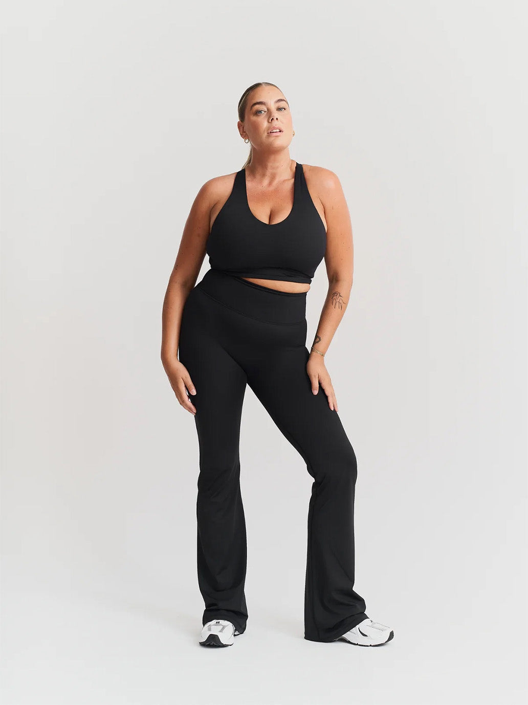 Softsculpt V-neck Cross Back Bra BLACK