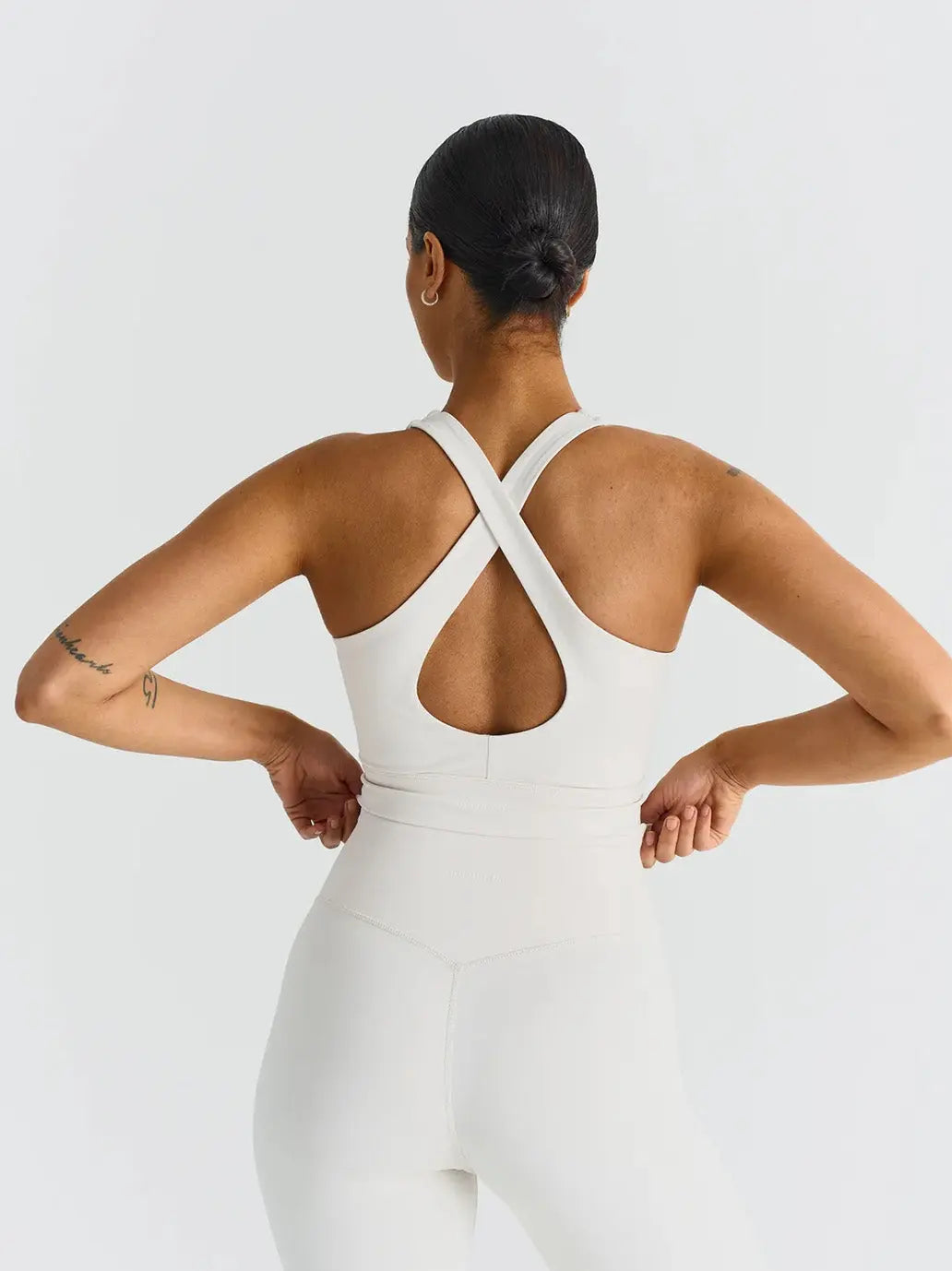 Softsculpt V-neck Cross Back Bra Sisterly Tribe BEBE Concept 