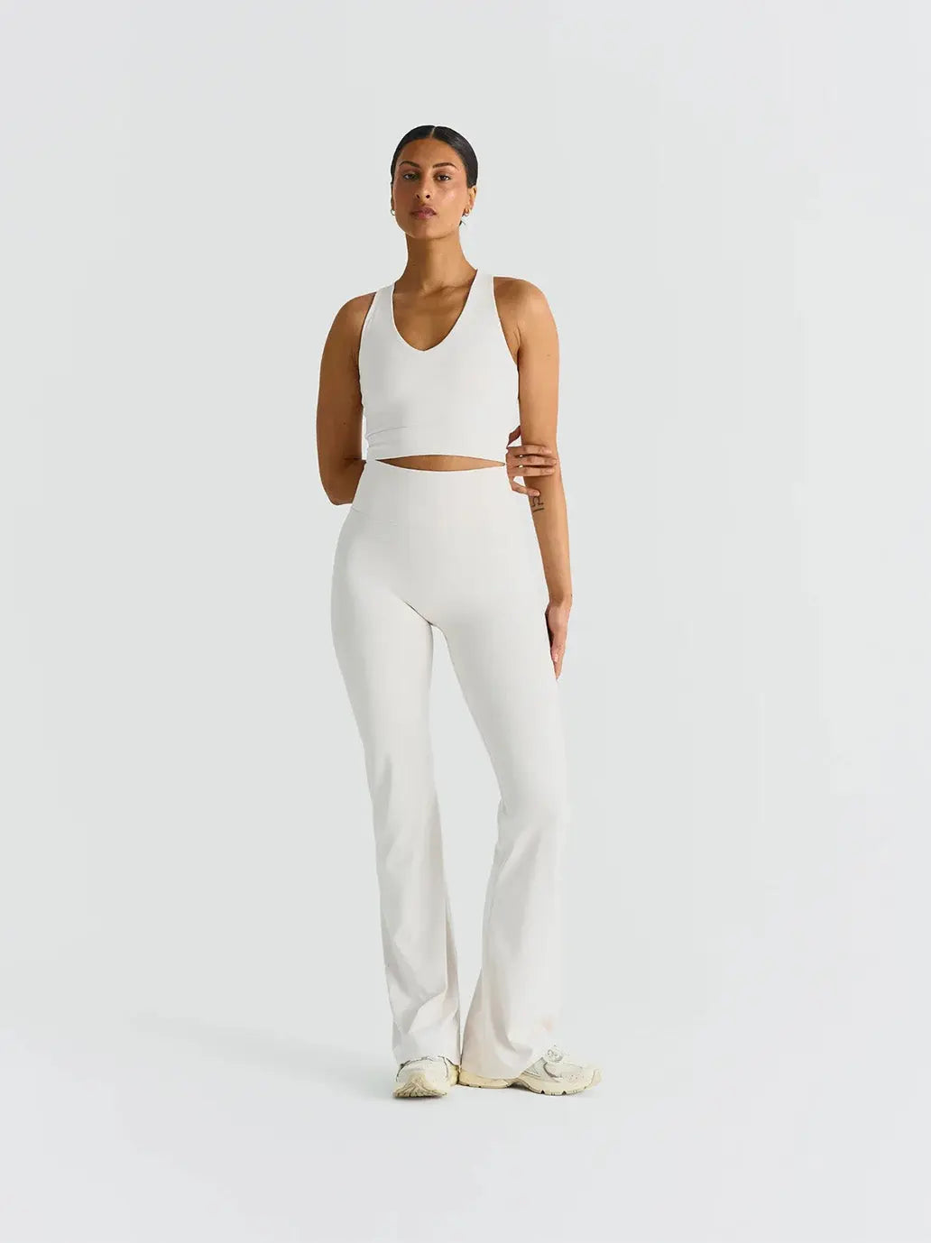 Softsculpt V-neck Cross Back Bra Sisterly Tribe BEBE Concept 