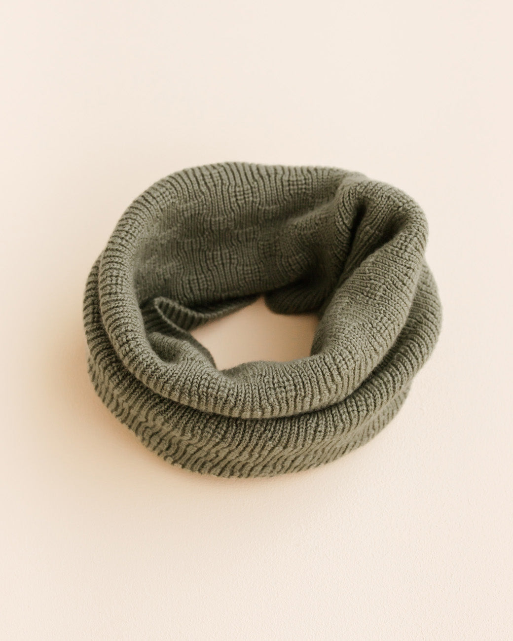 Scarf made of soft merino wool Gigi ARTICHOKE