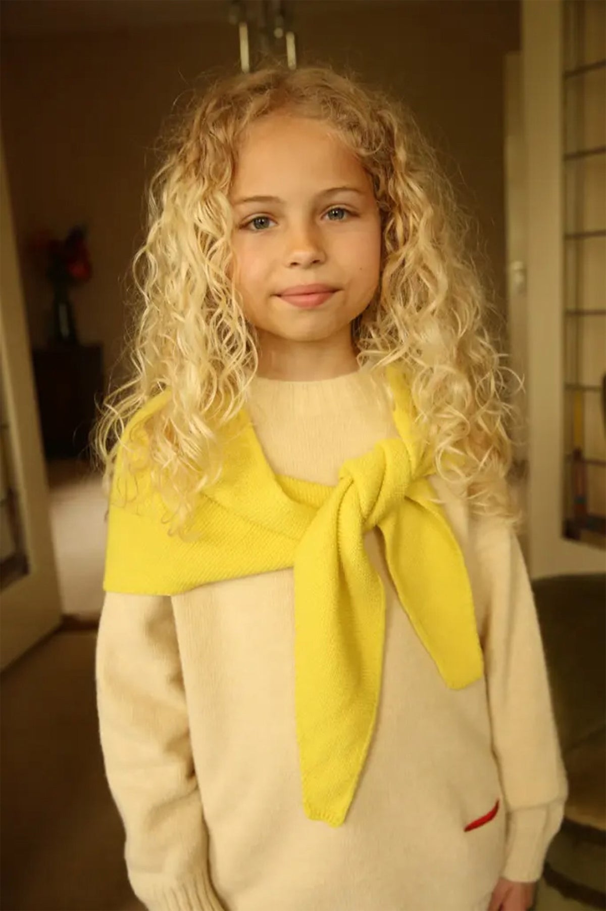 Sciarpa triangolare in lana merino Josephina SUNNY YELLOW