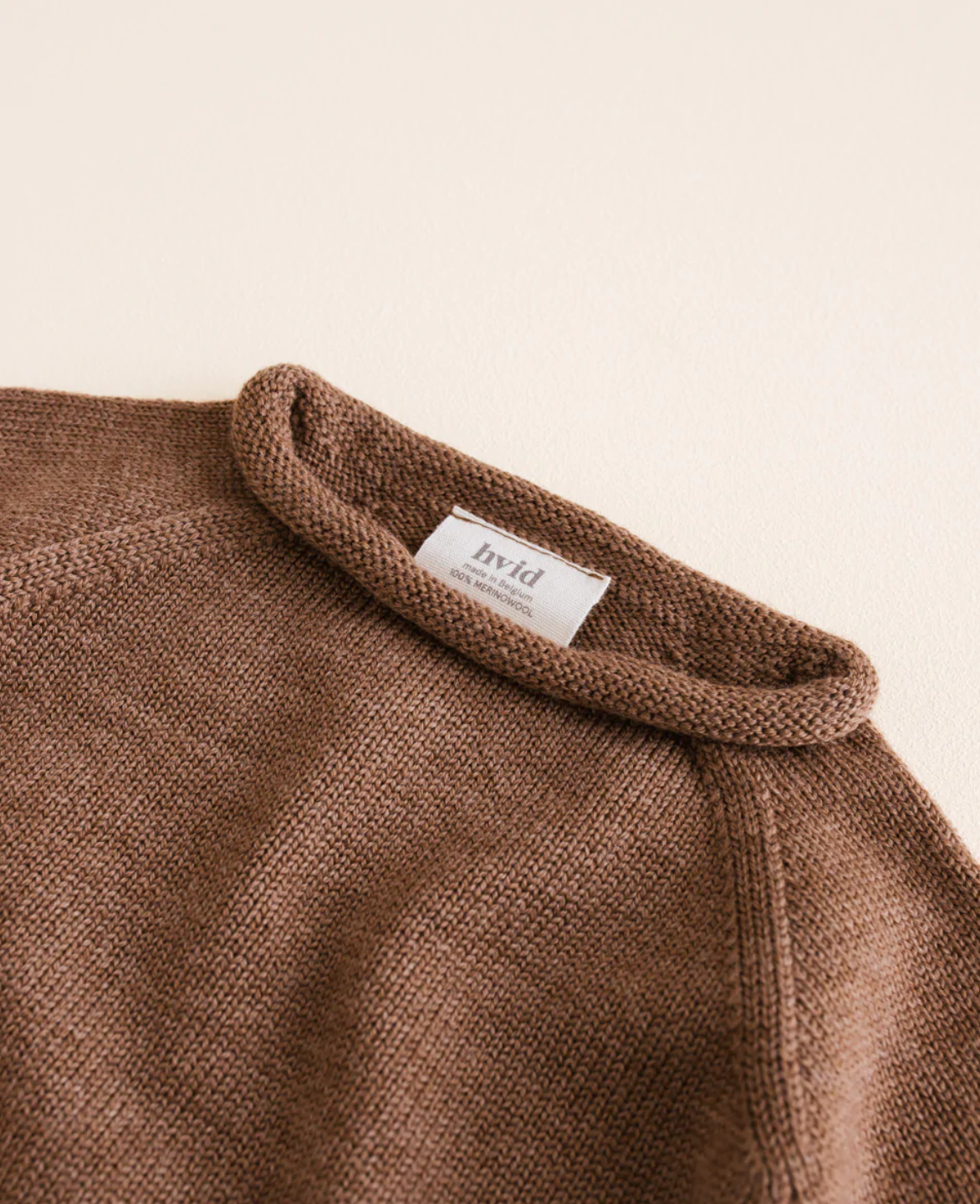 Sweterek niemowlęcy z wełny merino Georgette MOCHA