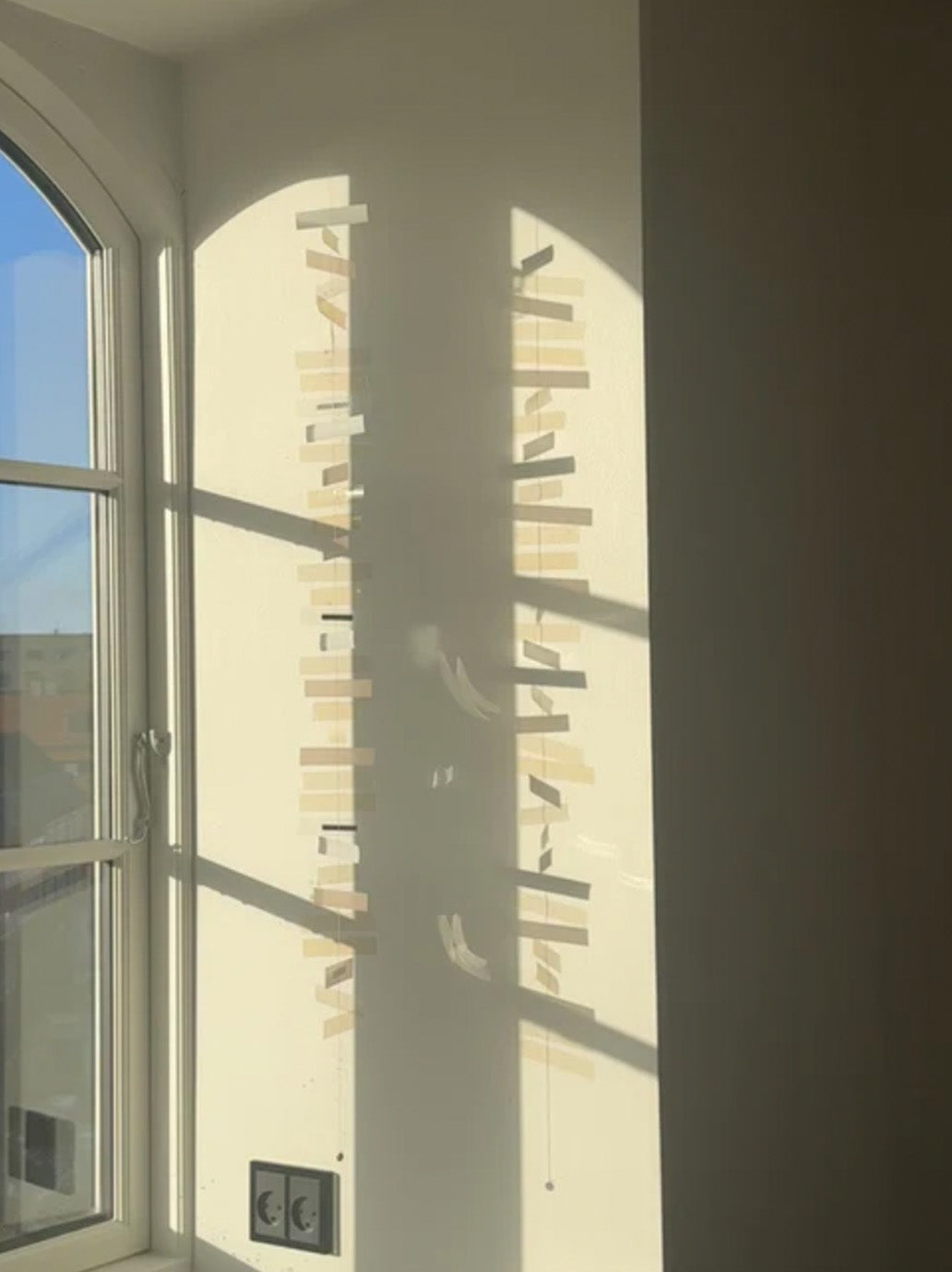 Dekoracyjny mobil odbijający światło