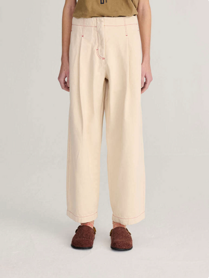 Ecru twill pleated barrel pants