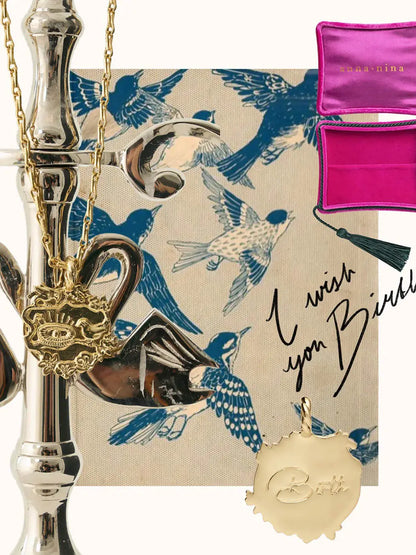 Pozłacana zawieszka Memorable Charm Birth Anna + Nina BÉBÉ Concept 