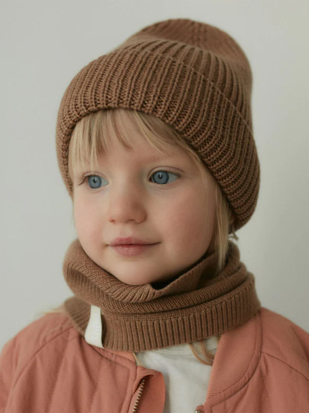 Cienki komin z wełny merino Fine Loop Scarf Mille Family BÉBÉ Concept