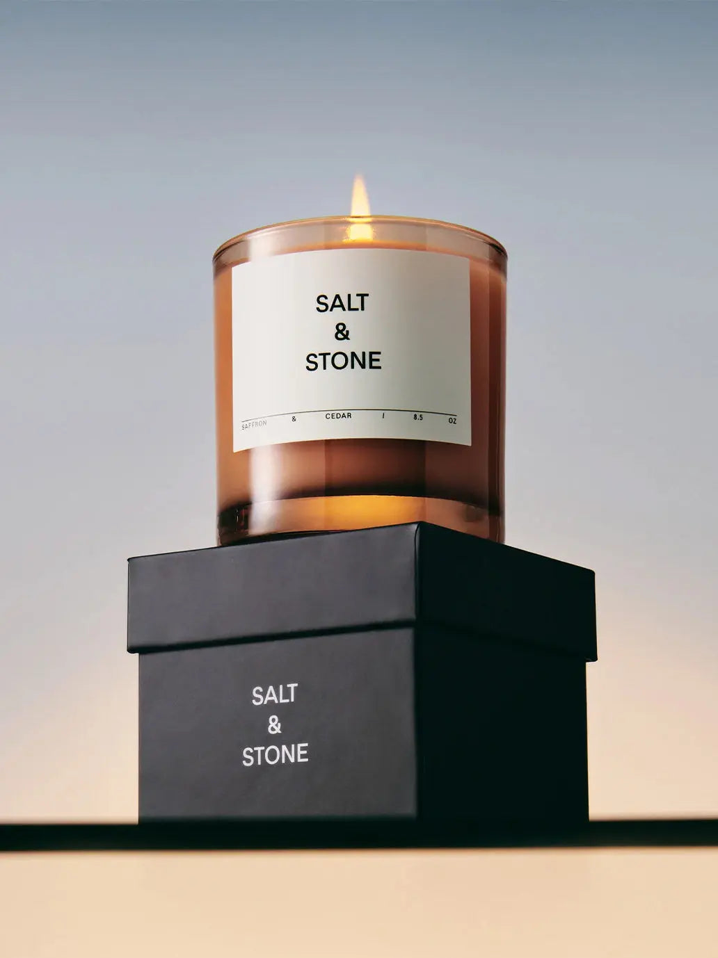 Naturalna świeca sojowo kokosowa Salt &amp; Stone BÉBÉ Concept 
