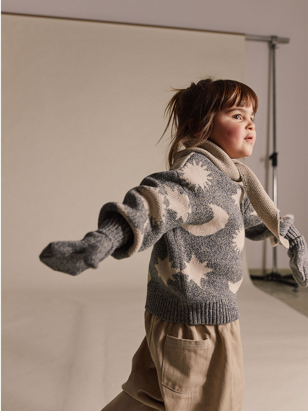 Sweter Cozmo Midnight Moon Stars Sweater Claude&Co BÉBÉ Concept 