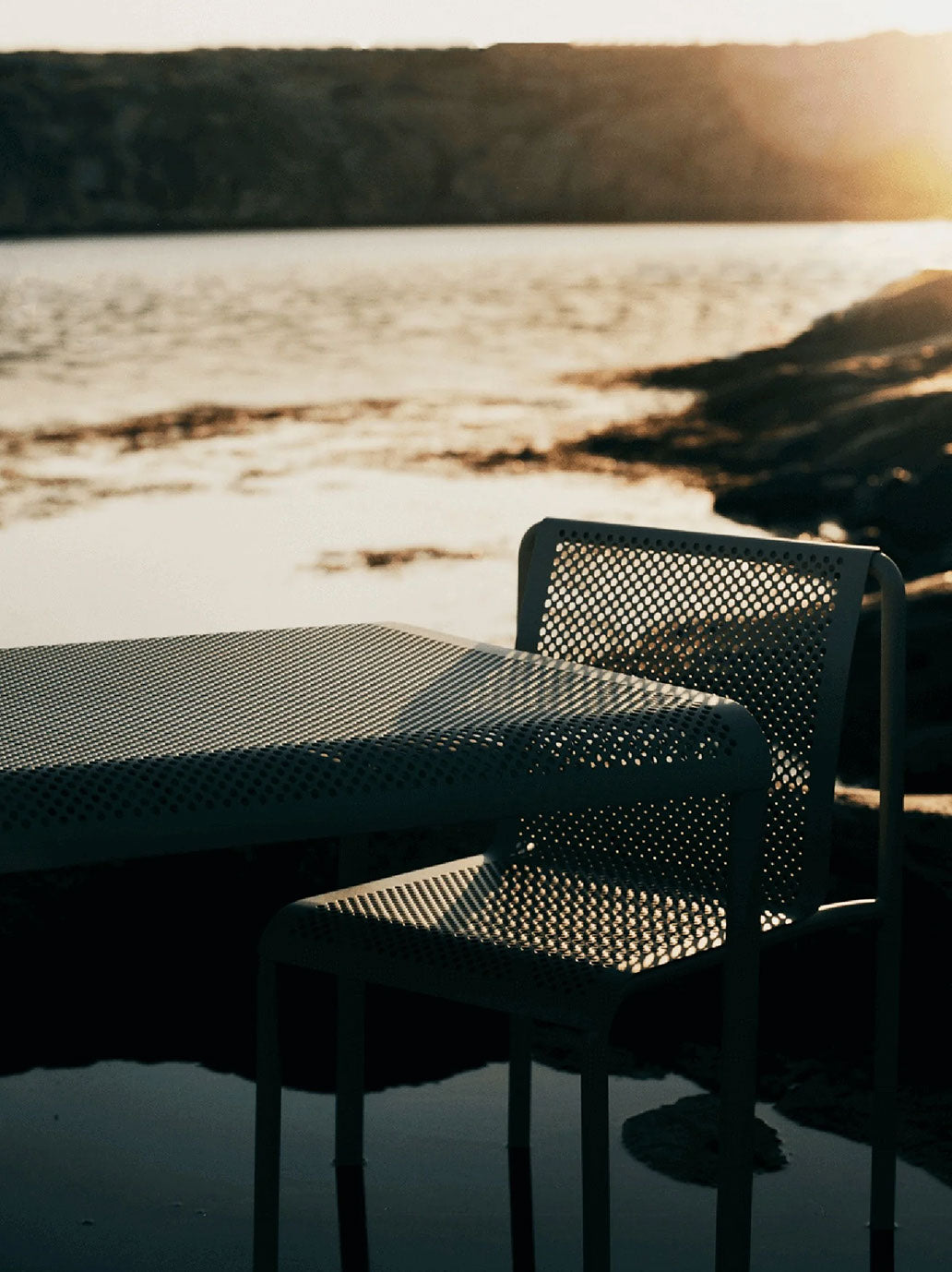 Krzesło ogrodowe Dapple Chair Ferm Living BÉBÉ Concept 