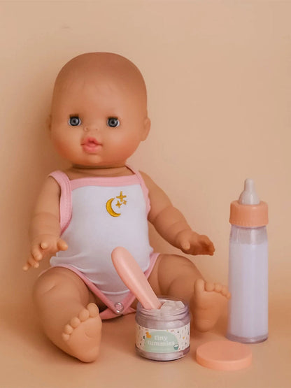 Zestaw Tiny Tummies Magiczna butelka i słoiczek dla lalek Tiny Harlow BÉBÉ Concept 