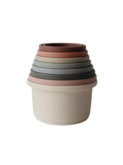 zestaw foremek do układania wieży i zabaw w wodzie lub piasku Mushie BÉBÉ Concept