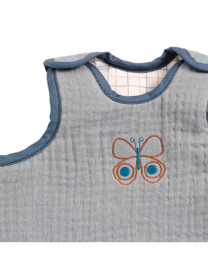 Muślinowy śpiworek do spania dla lalki Pomea Djeco BÉBÉ Concept 