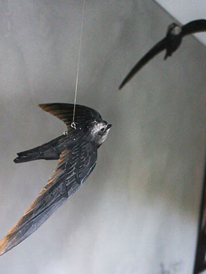 Drewniana dekoracyjna zawieszka Jerzyk Wildlife Garden BÉBÉ Concept 