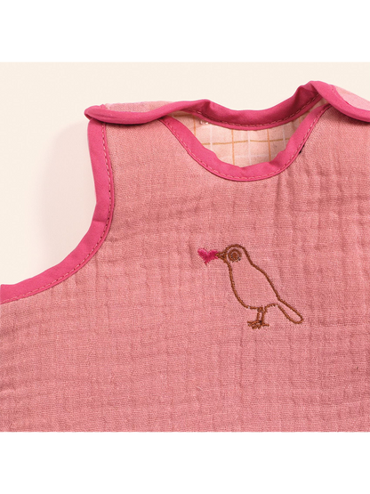 Muślinowy śpiworek do spania dla lalki Pomea Djeco BÉBÉ Concept 