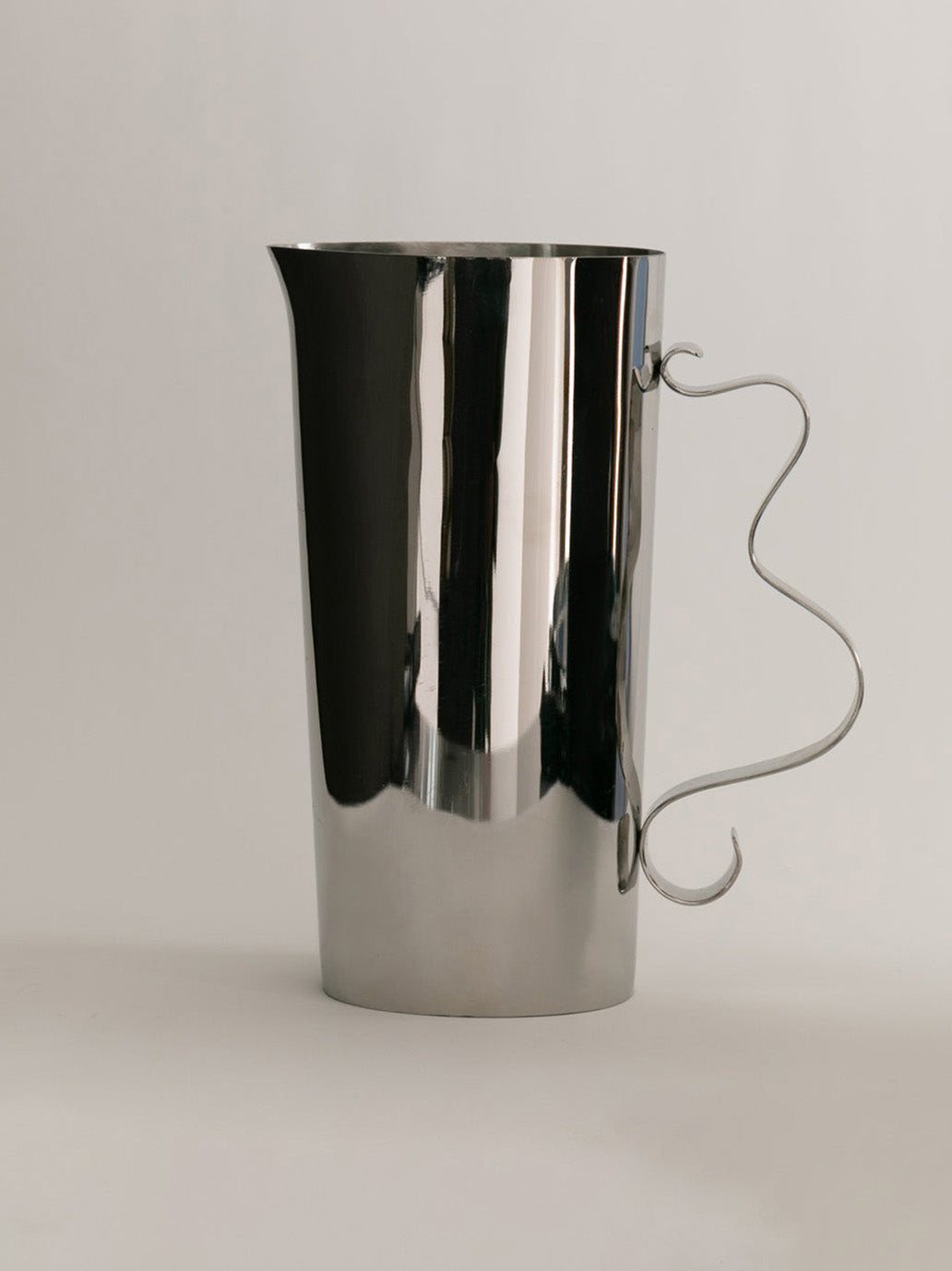 Squiggle Pitcher