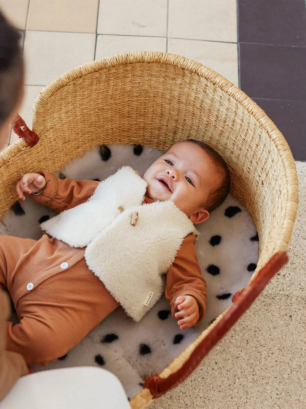 Wielofunkcyjna wkładka z naturalnej skóry owczej BINIBAMBA BÉBÉ Concept